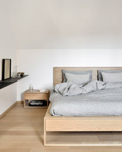 Load image into Gallery viewer, Nordic II bedside table